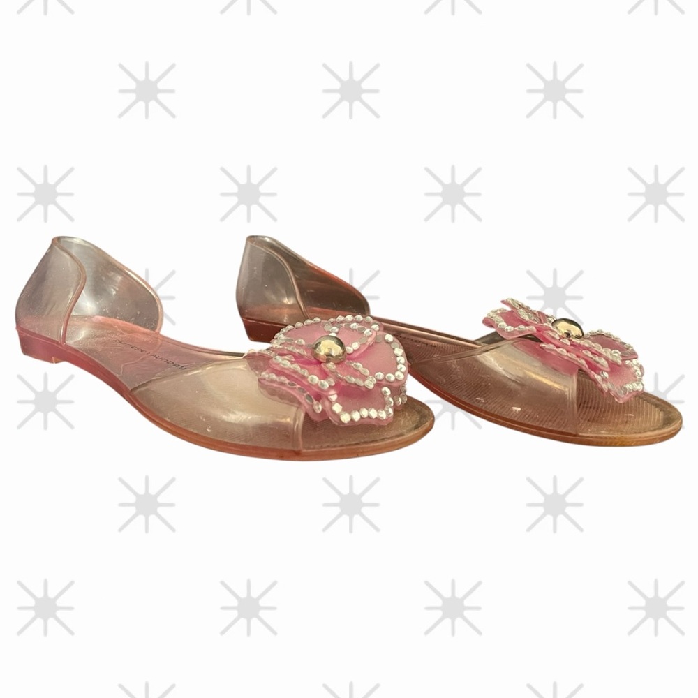 Floral Embellished Pink and Silver Sandals with Open-Toe Design
